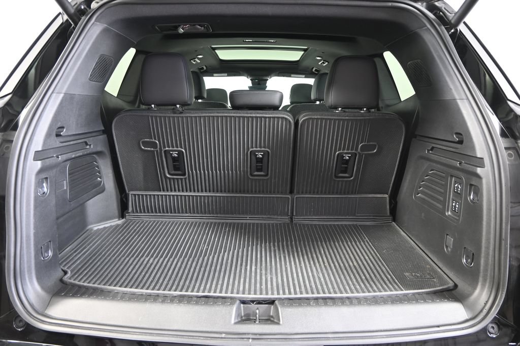 Used 2025 Buick Enclave Avenir w/ Super Cruise Package AWD/4WD image 17