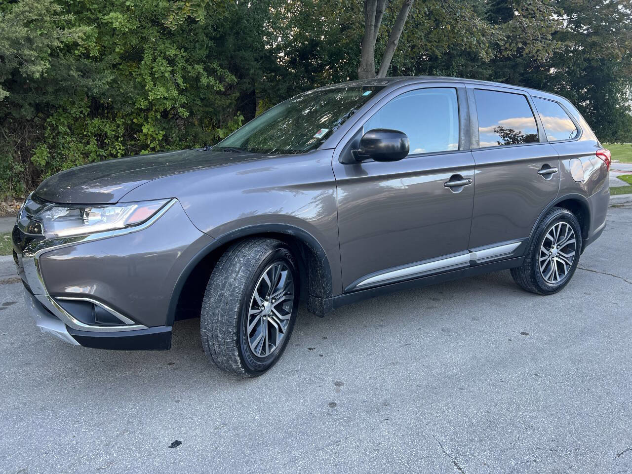 Used 2018 Mitsubishi Outlander ES image 8