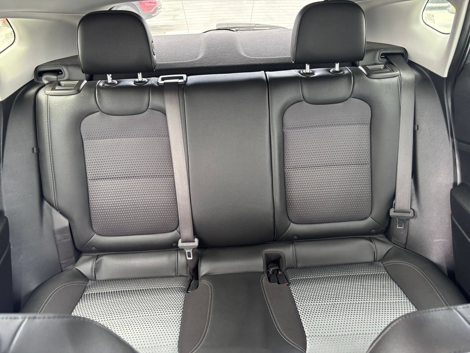 Used 2025 Chevrolet Trax LT FWD image 36