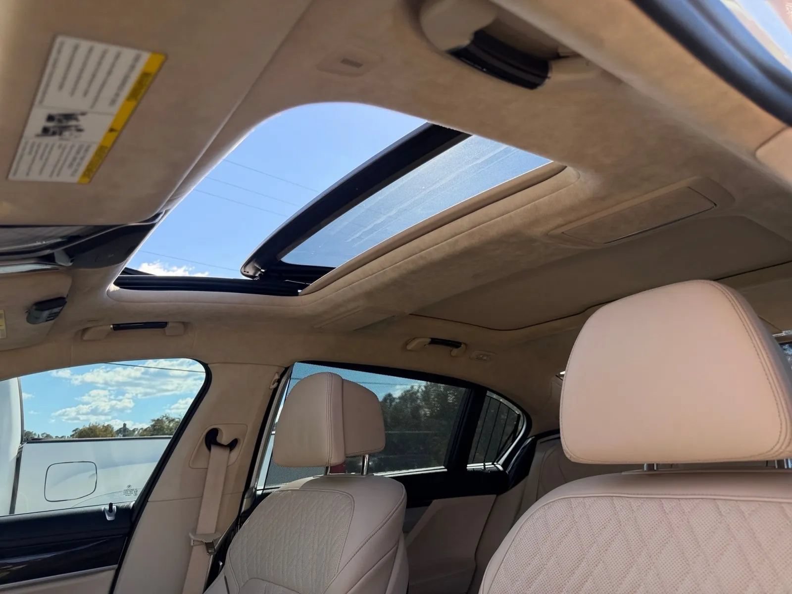 Used 2019 BMW 750i xDrive AWD/4WD image 21
