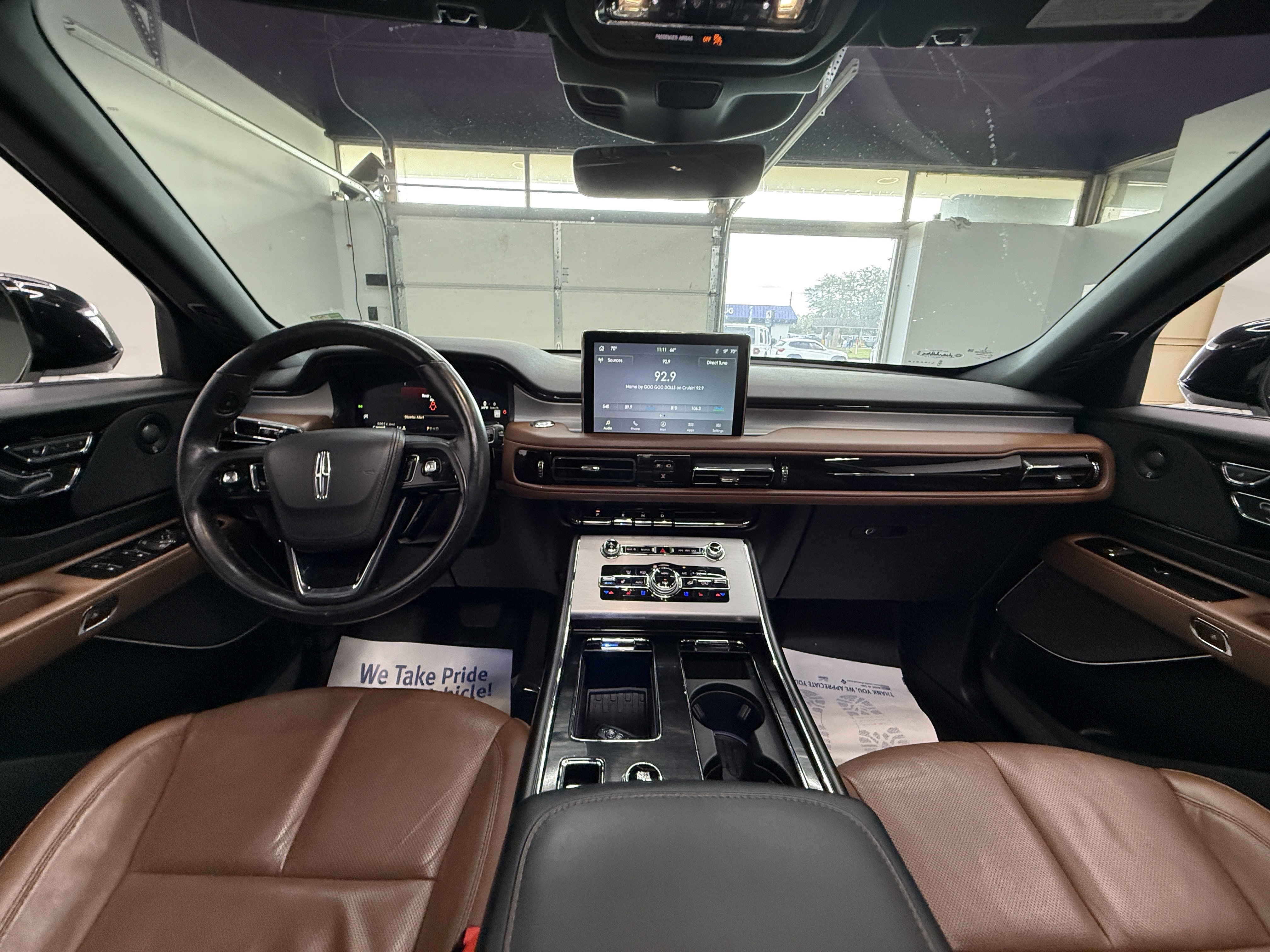 Used 2023 Lincoln Aviator Reserve w/ Jet Appearance Package AWD/4WD image 13