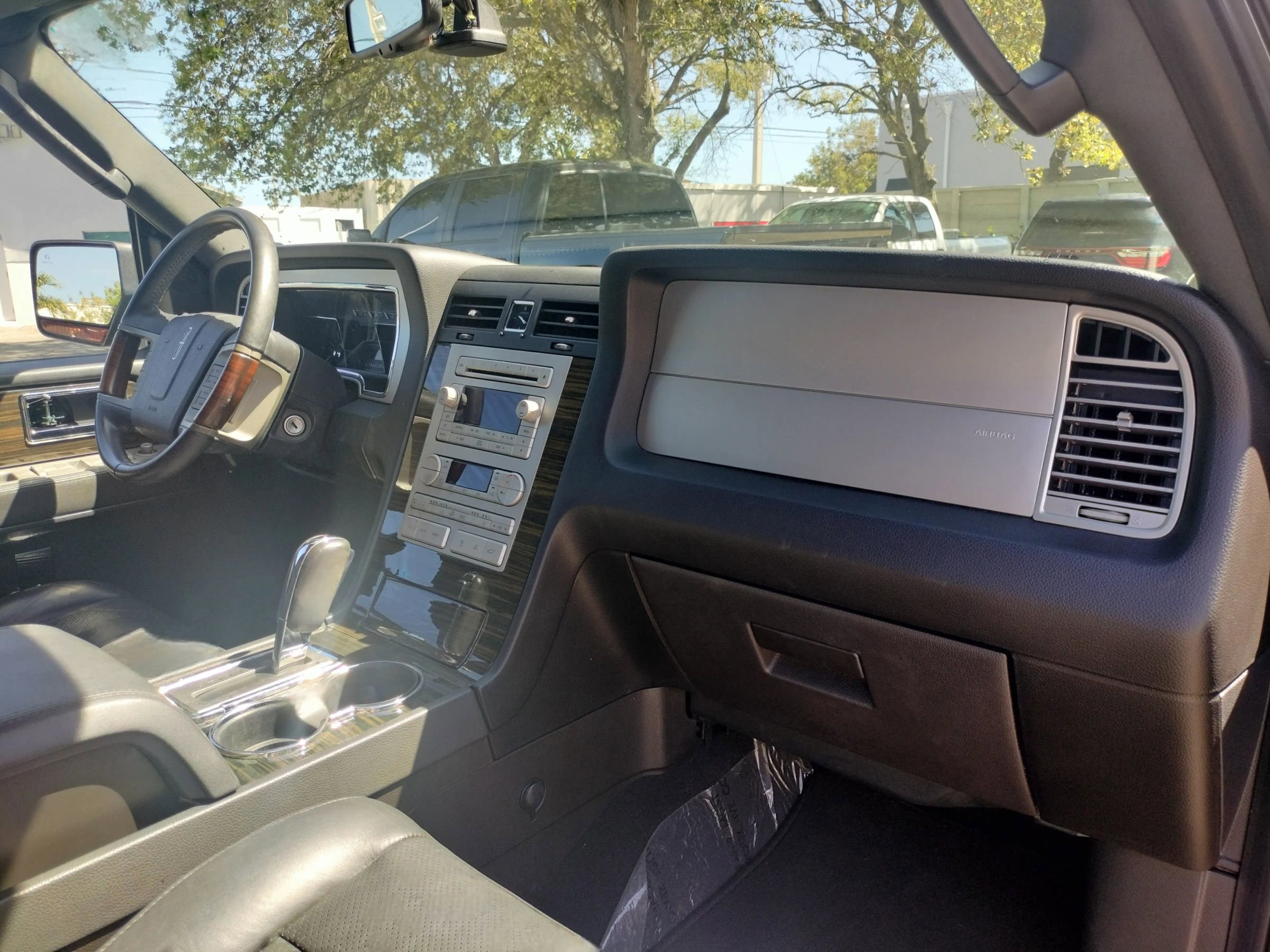 Used 2008 Lincoln Navigator 2WD image 17