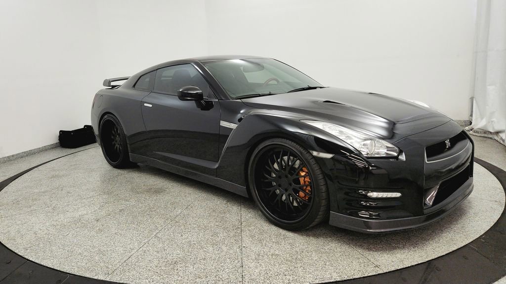 Used 2014 Nissan GT-R Black Edition AWD/4WD image 7