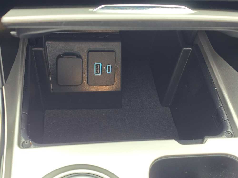 Used 2023 Ford Explorer Platinum w/ Technology Package image 25