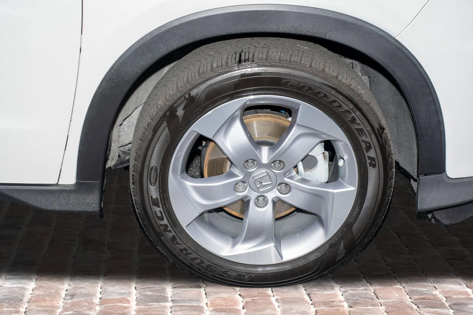 Used 2021 Honda HR-V LX image 39