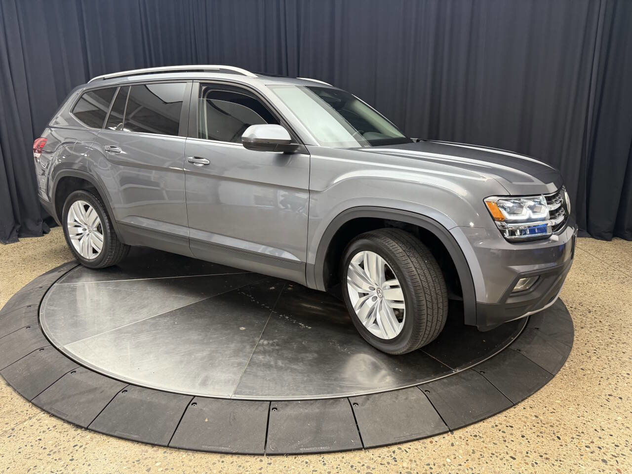 Used 2019 Volkswagen Atlas SE w/ Panoramic Sunroof Package image 9