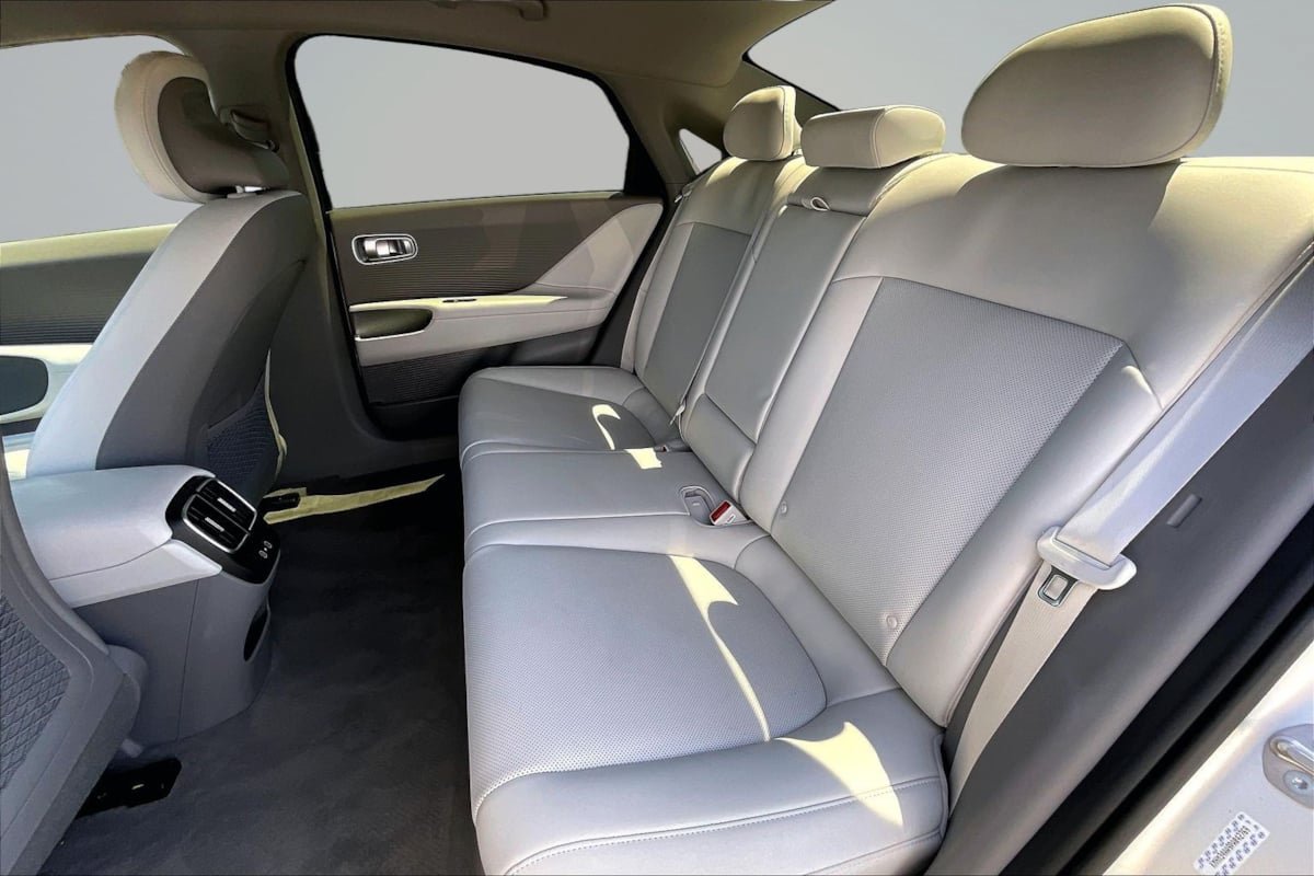 Used 2023 Hyundai Ioniq 6 SEL RWD image 26