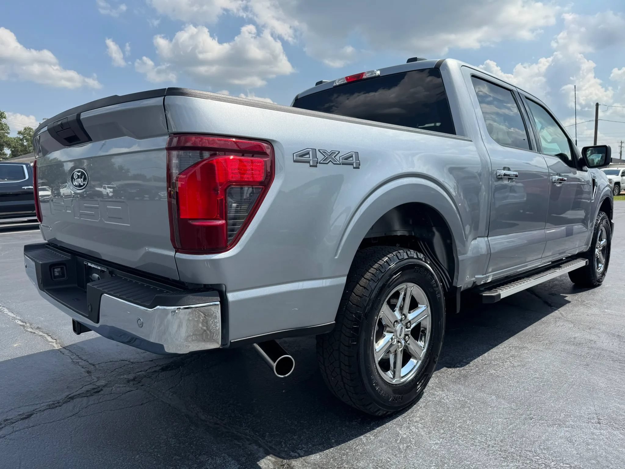 Used 2025 Ford F150 XLT w/ Equipment Group 301A Standard AWD/4WD image 3