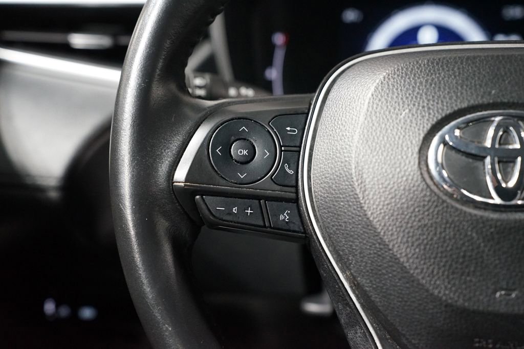 Used 2024 Toyota Corolla Cross XLE image 14