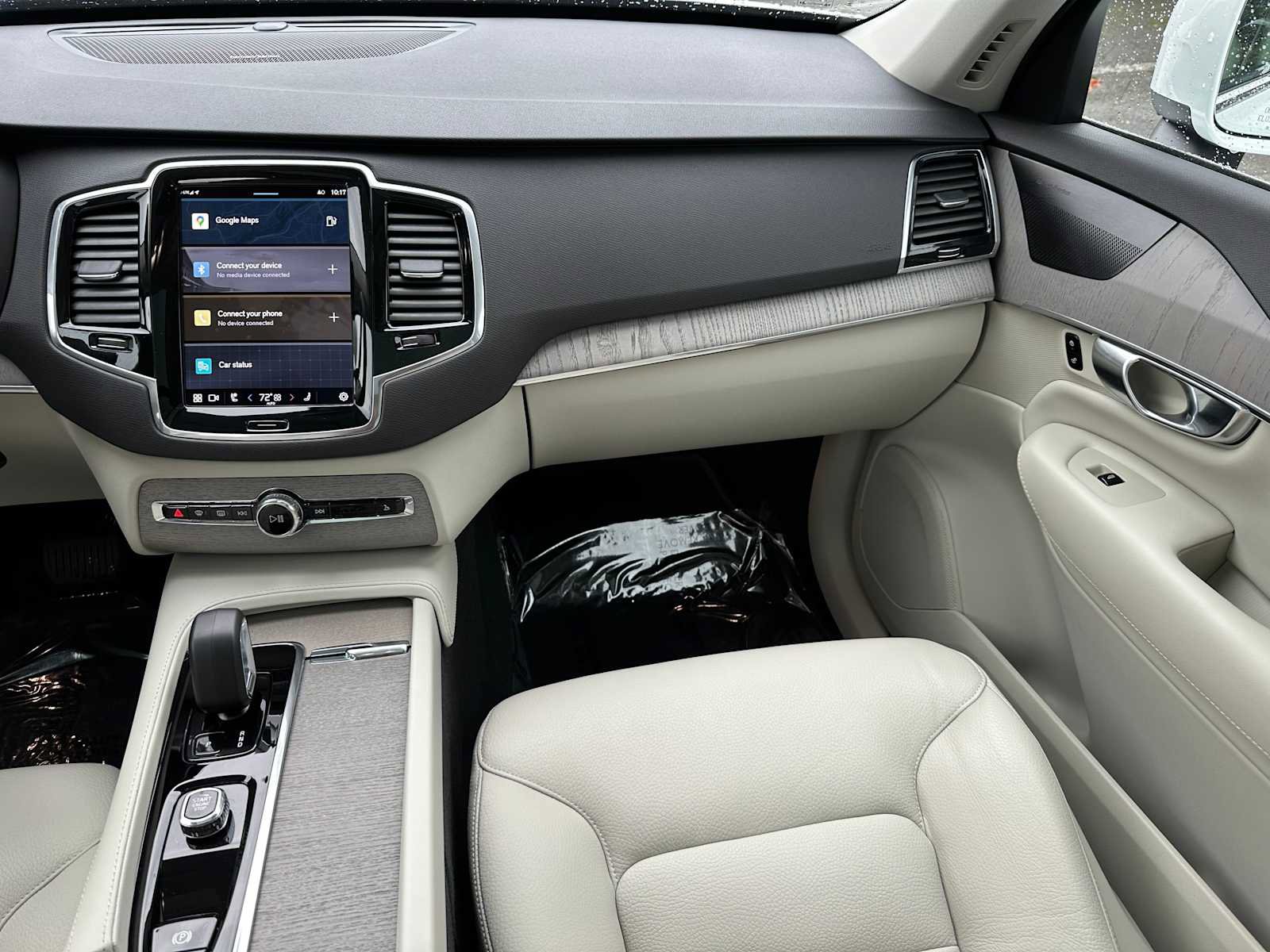 Used 2025 Volvo XC90 B6 Plus w/ Protection Package Premier image 19