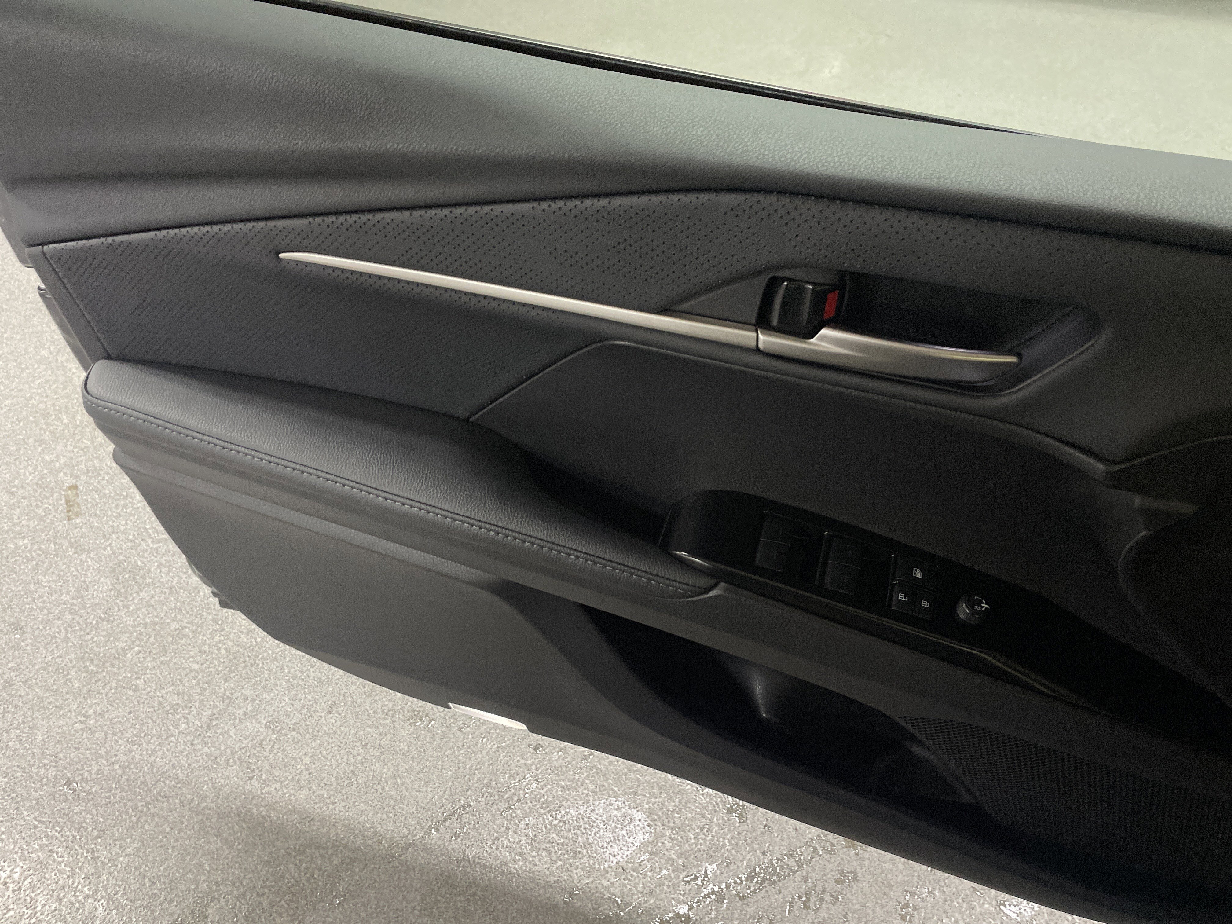 Used 2026 Toyota Camry XSE FWD image 14