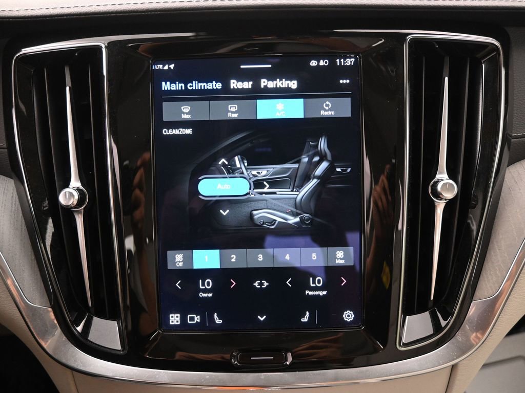 Used 2024 Volvo S60 B5 Ultimate image 13