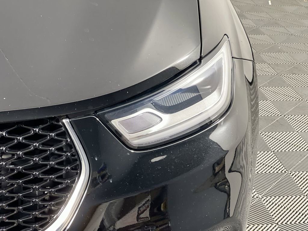 Used 2024 Chrysler Pacifica Touring-L FWD image 9