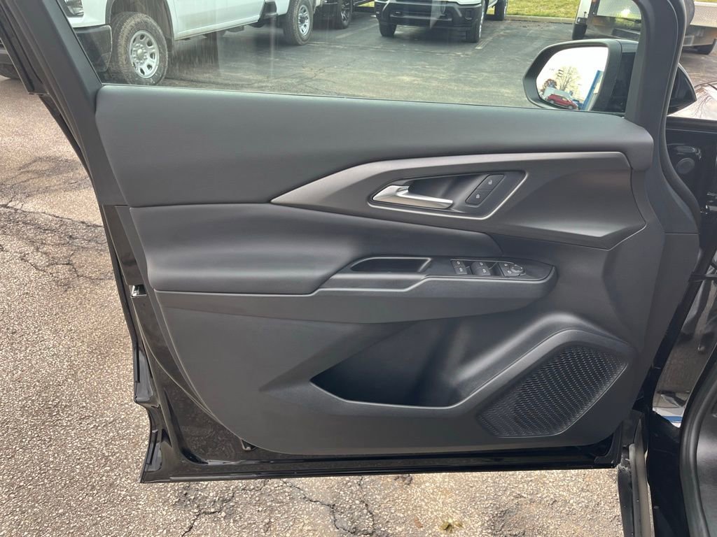 New 2026 Chevrolet Equinox EV LT w/ Comfort Package image 9