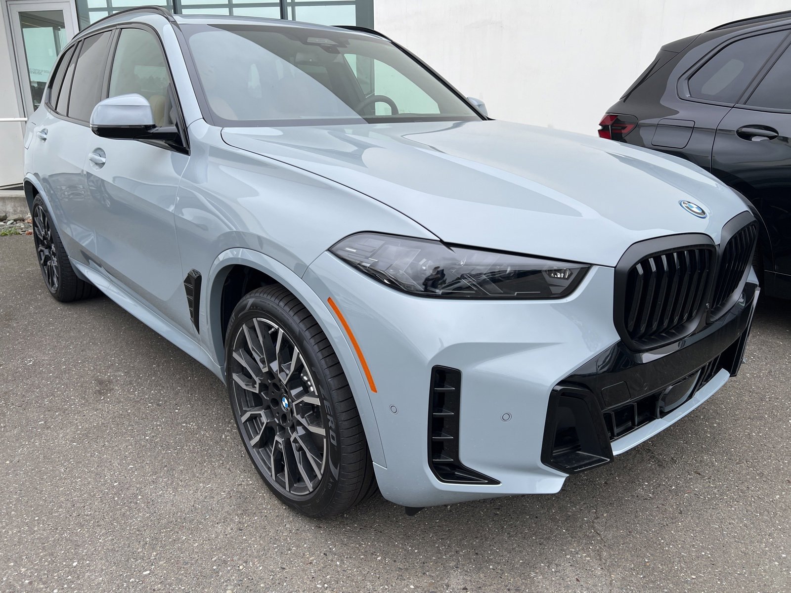 New 2026 BMW X5 xDrive50e w/ M Sport Package