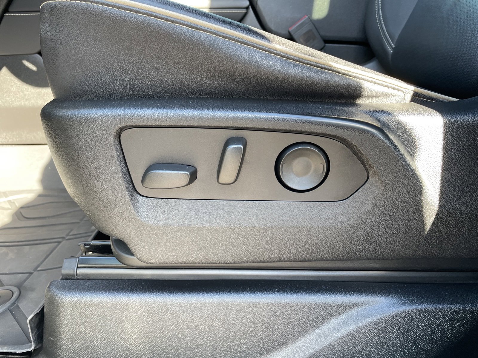 Used 2023 Chevrolet Tahoe Premier image 13