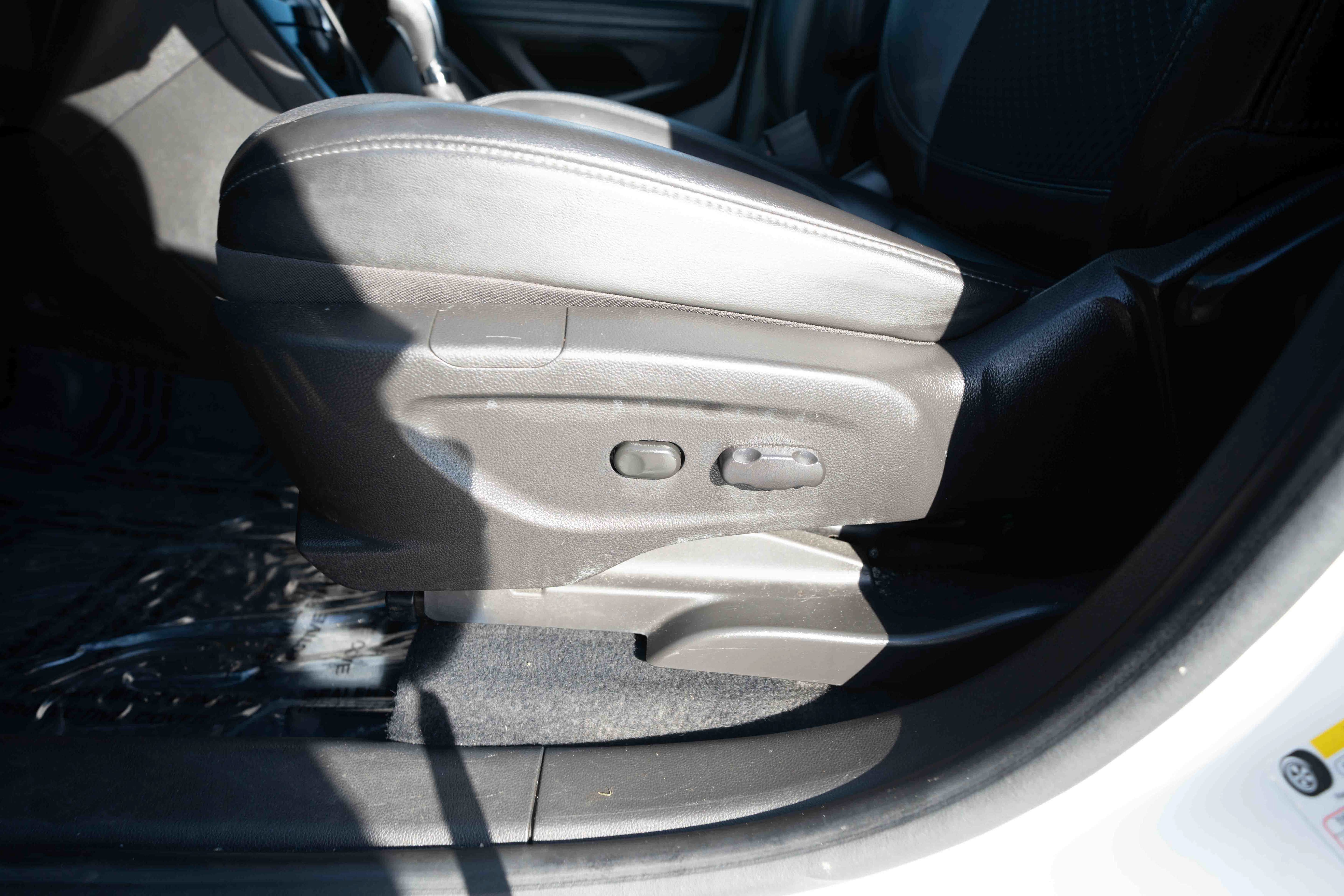 Used 2019 Buick Encore Preferred w/ Safety Package FWD image 12