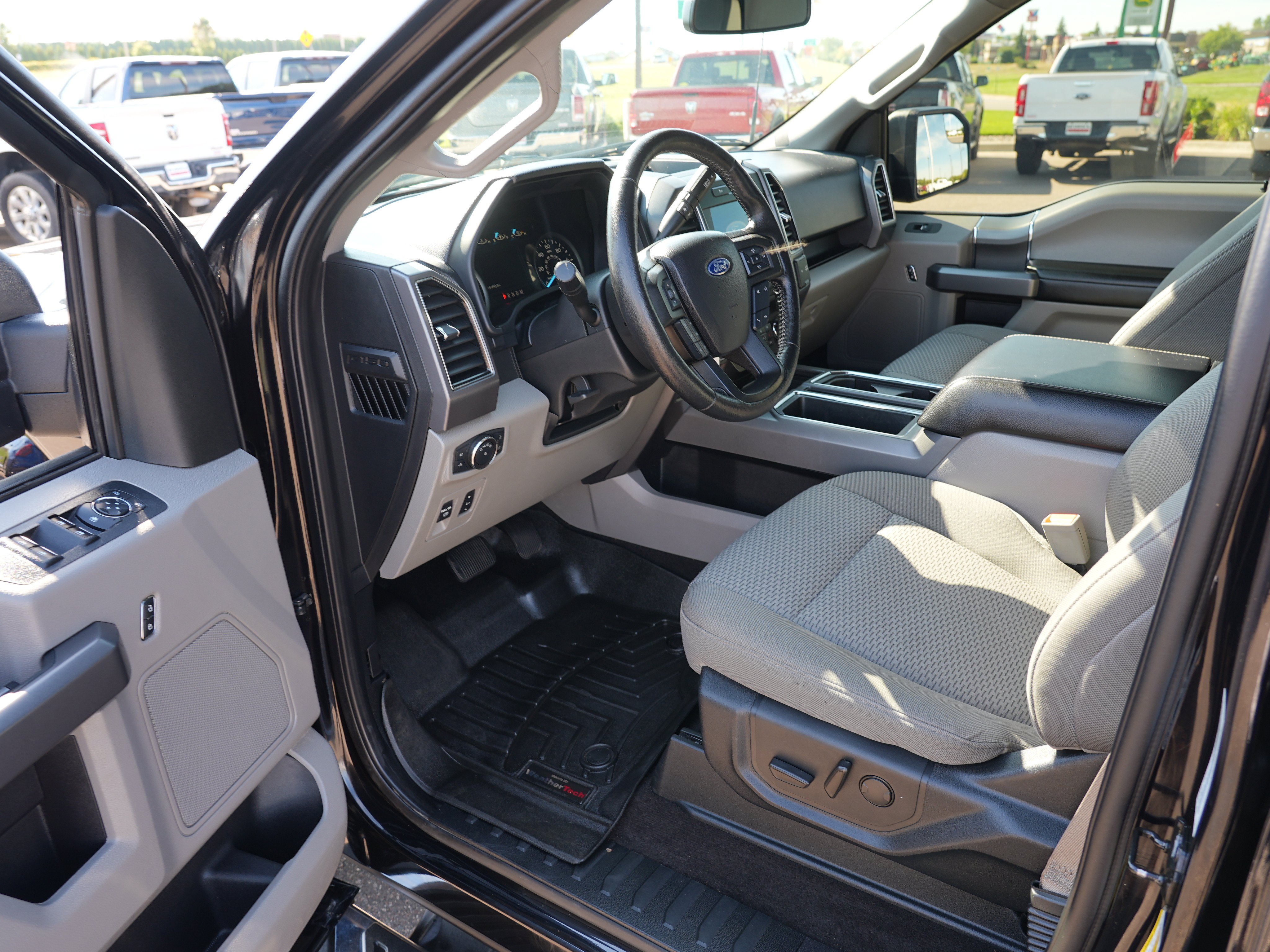 Used 2019 Ford F150 XLT w/ Equipment Group 302A Luxury AWD/4WD image 13