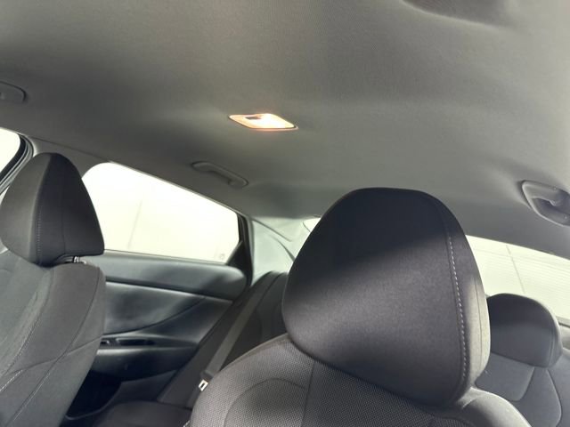 Used 2024 Hyundai Elantra SE image 12