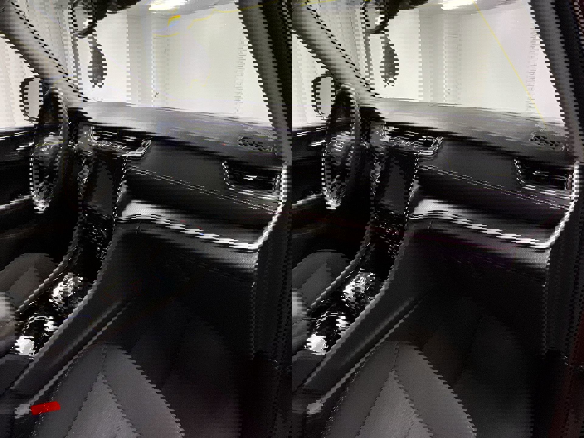 Used 2023 Jeep Grand Cherokee Laredo image 97