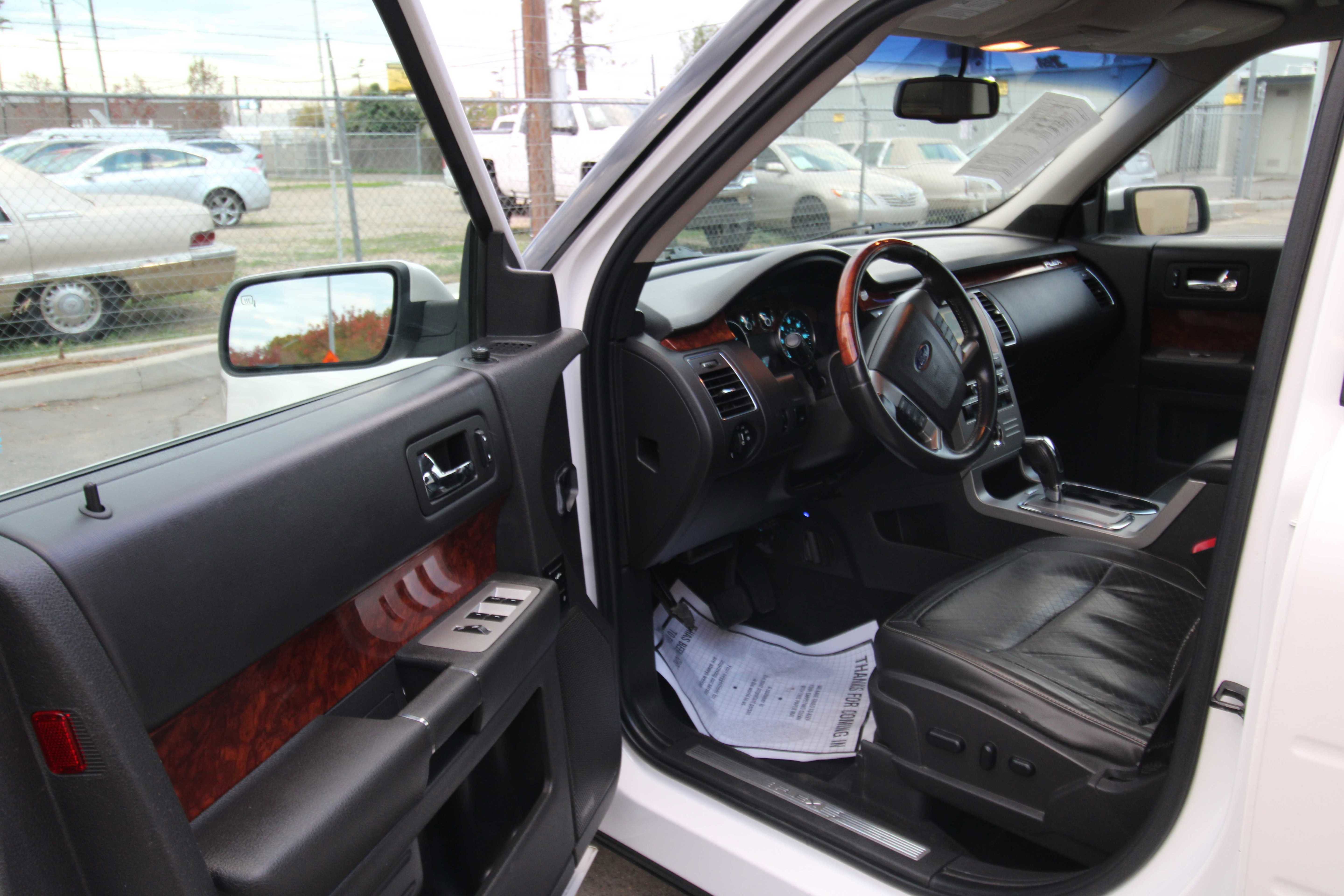 Used 2010 Ford Flex Limited image 12