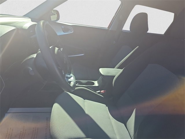 Used 2023 Kia Soul LX w/ LX Technology Package image 9