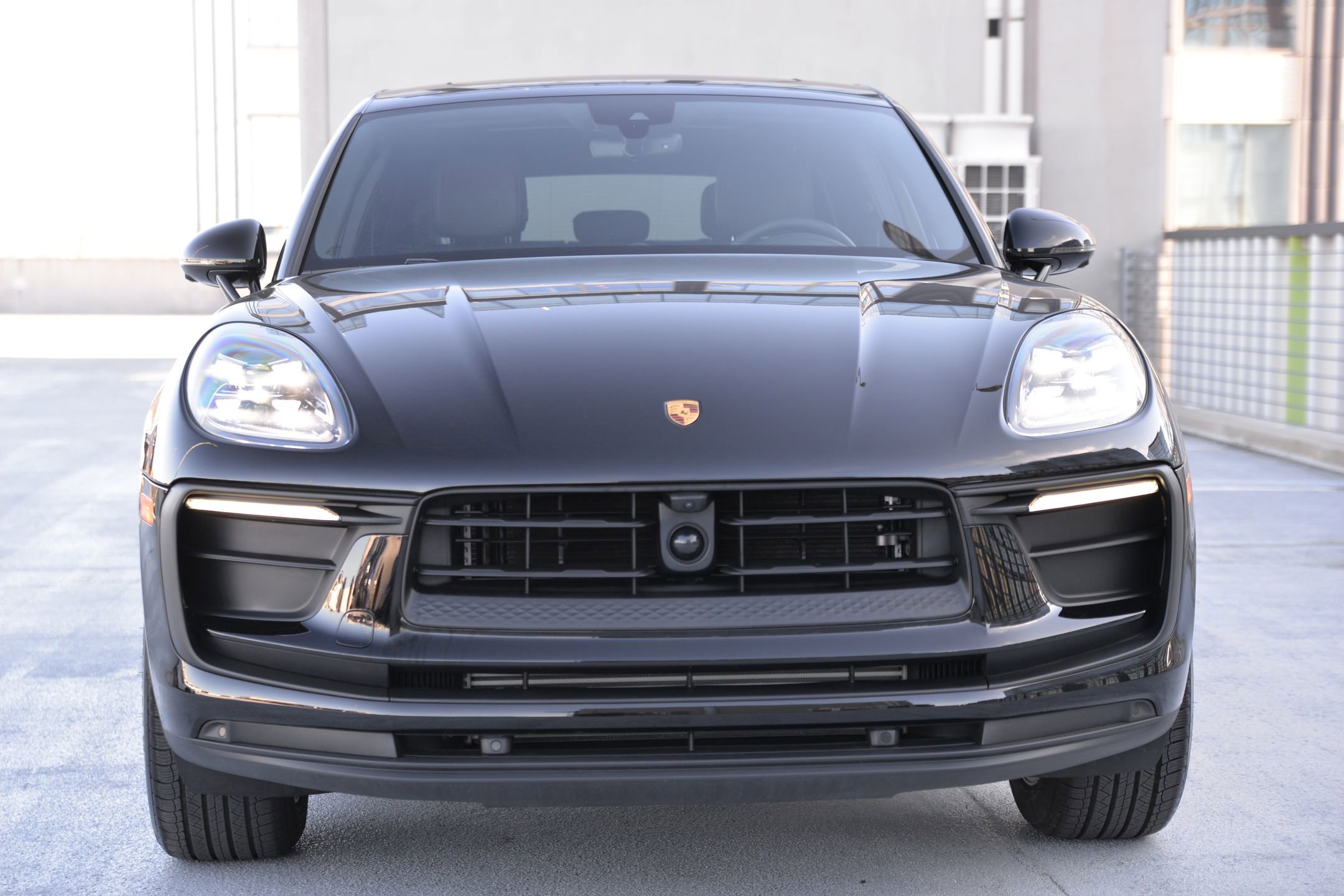 Certified 2025 Porsche Macan image 6