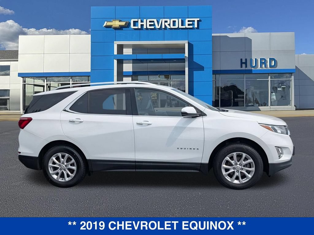 Used 2019 Chevrolet Equinox LT w/ Sun & Navigation Package AWD/4WD image 3