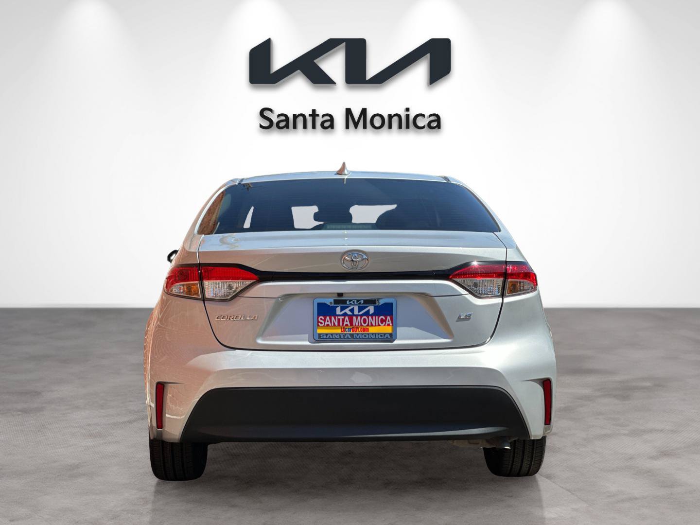 Used 2023 Toyota Corolla LE FWD image 5
