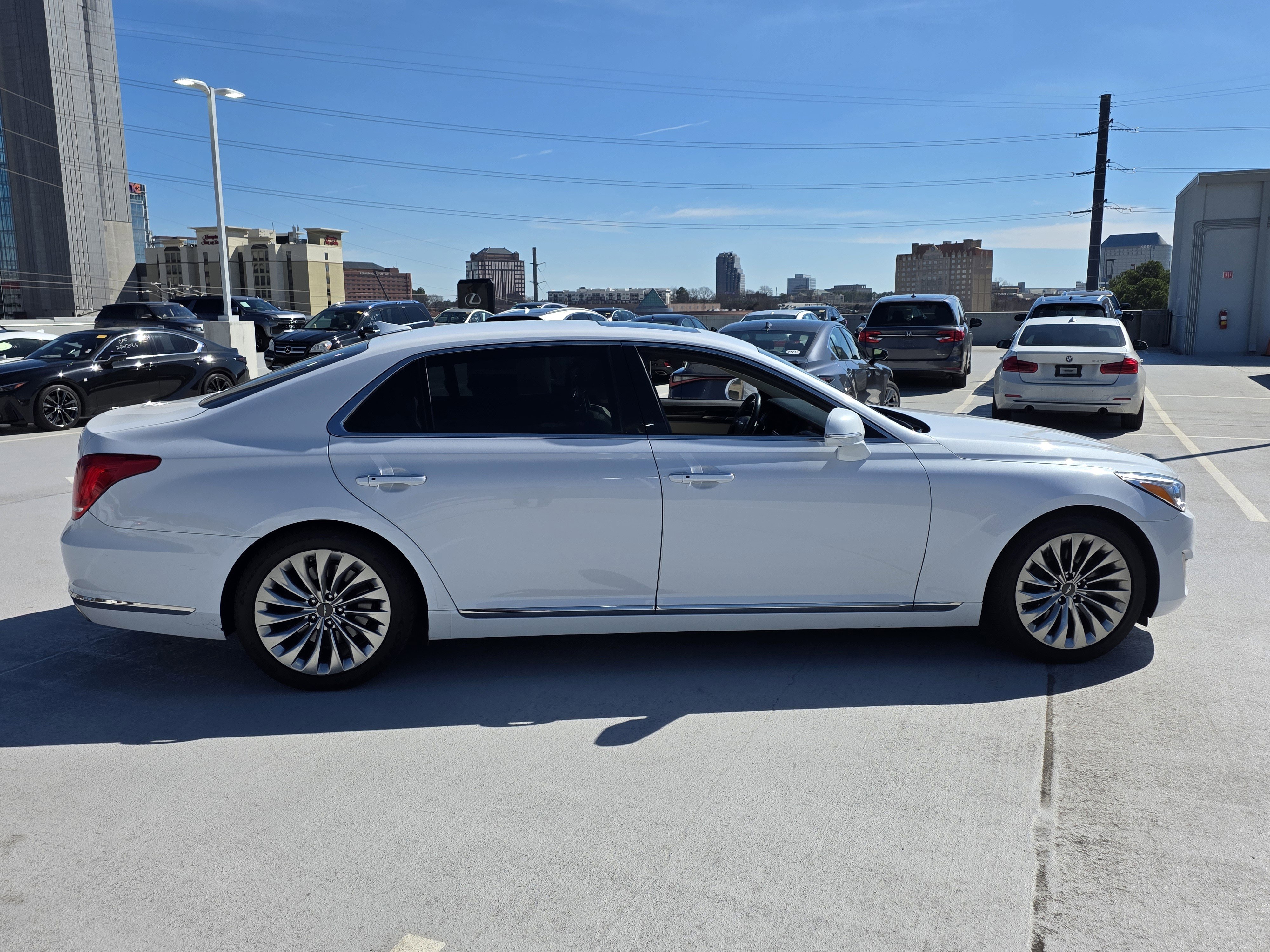 Used 2018 Genesis G90 5.0 Ultimate image 6