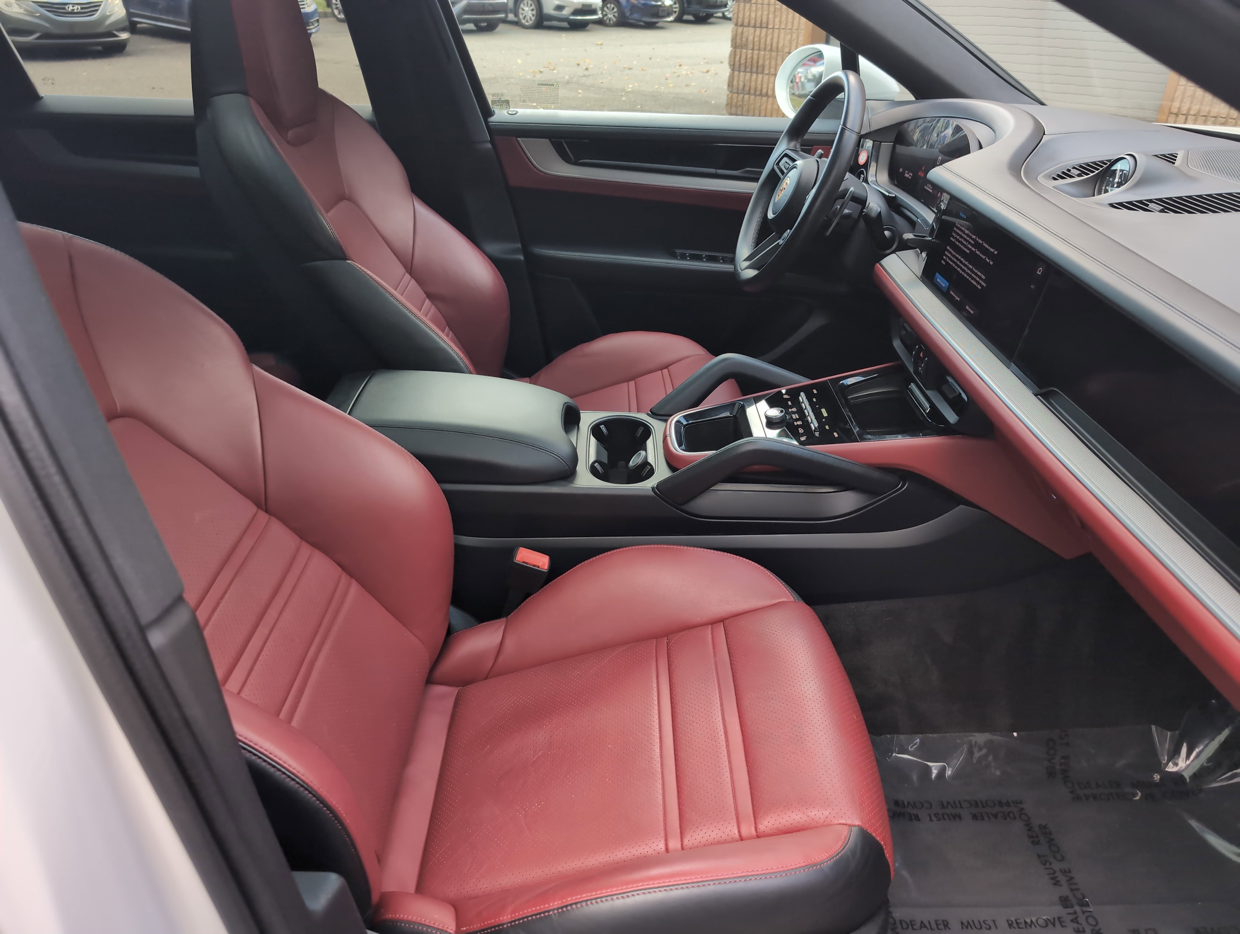 Used 2024 Porsche Cayenne Coupe image 17