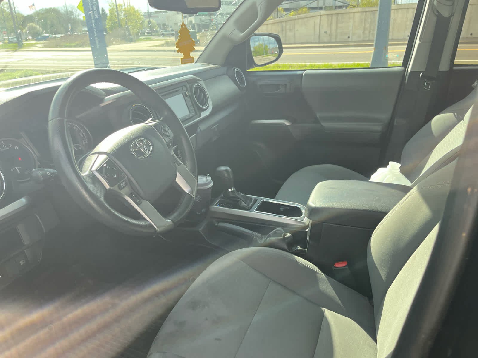Used 2019 Toyota Tacoma SR5 AWD/4WD image 22