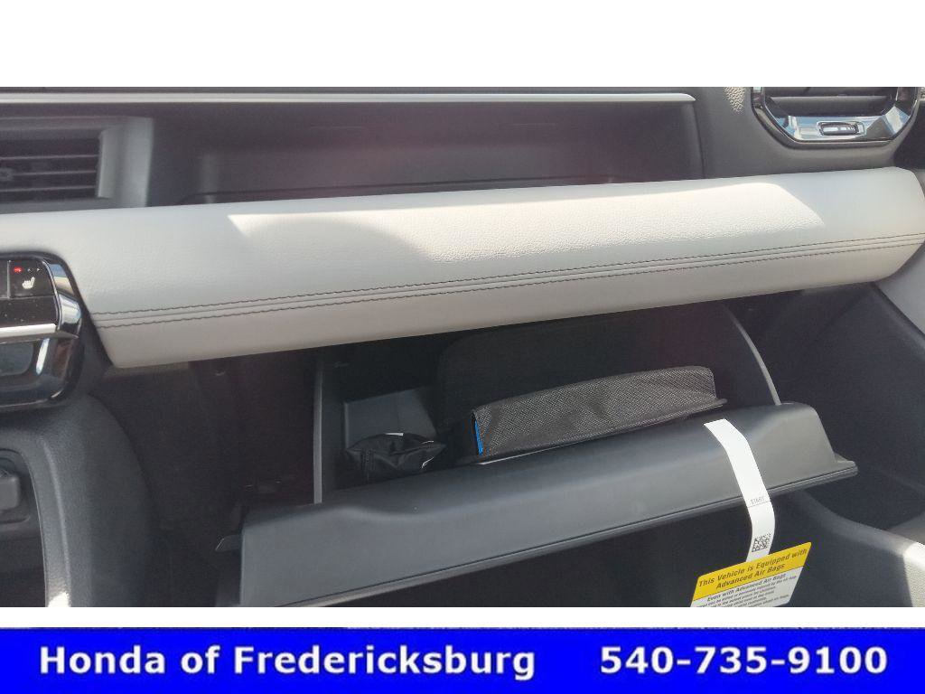 Certified 2025 Honda Pilot Touring image 23