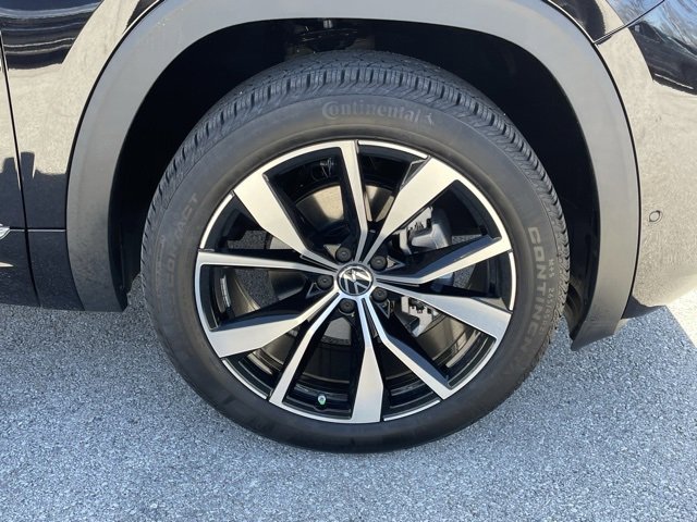 New 2025 Volkswagen Atlas Cross Sport SEL Premium R-Line image 30