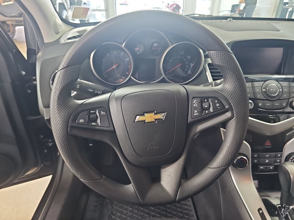 Used 2016 Chevrolet Cruze LT FWD image 22