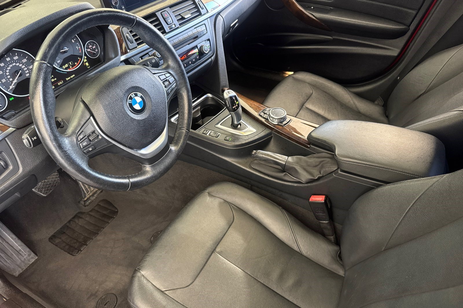 Used 2015 BMW 328i Sedan RWD image 4