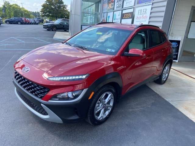Used 2023 Hyundai Kona SEL image 2