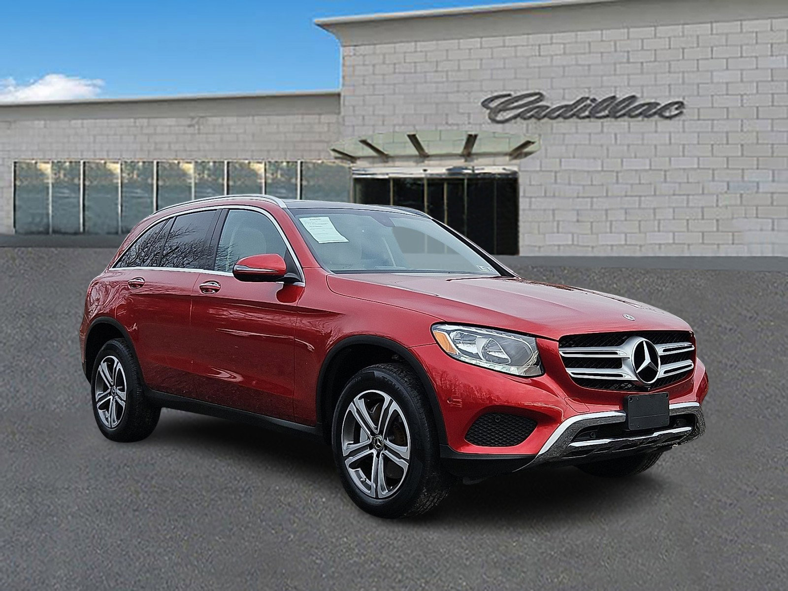 Used 2018 Mercedes-Benz GLC 300 4MATIC image 3