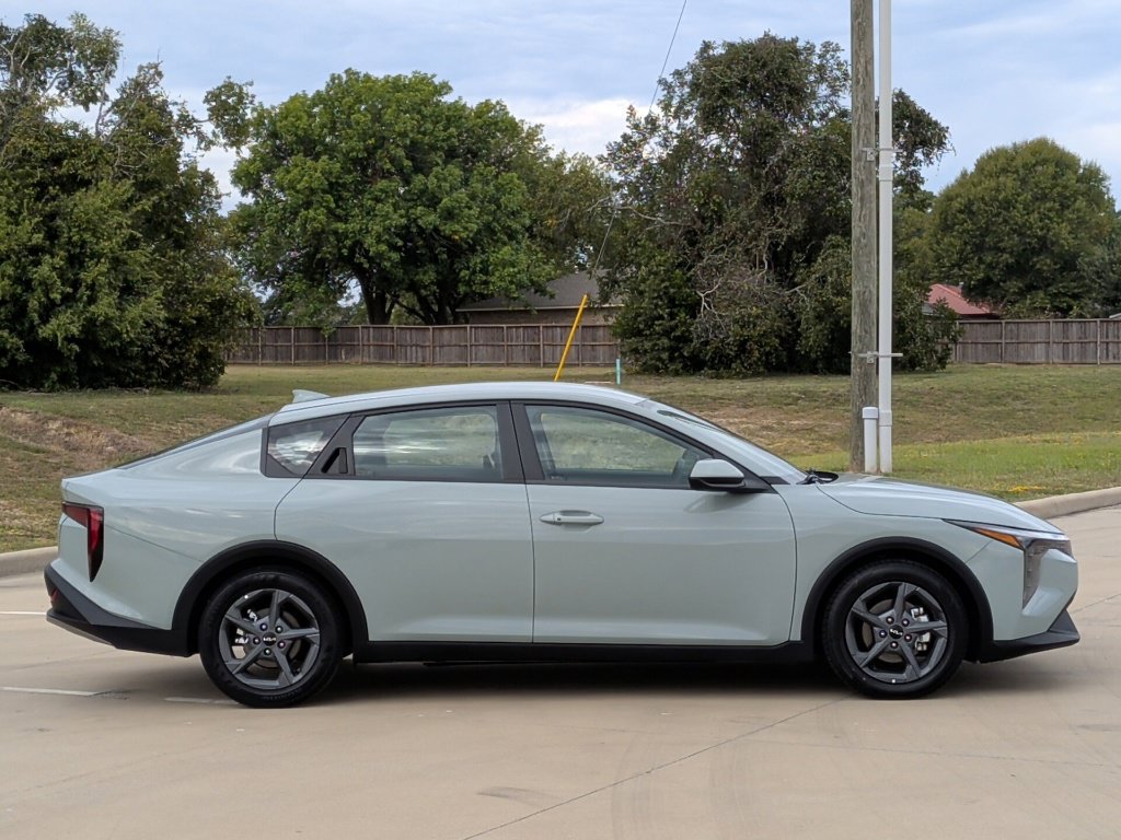 Used 2026 Kia K4 FWD image 9