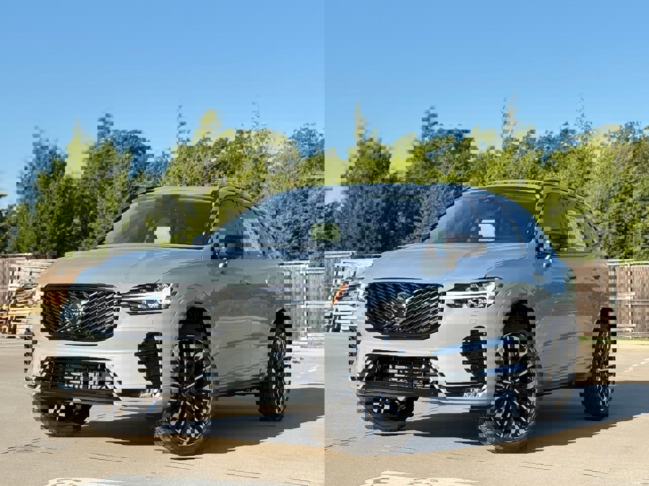 New 2026 Volvo XC60 B5 Ultra w/ Protection Package Premier video 2