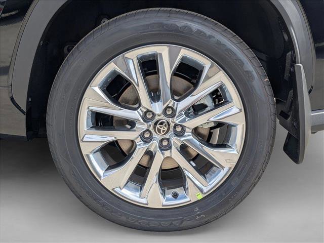 New 2025 Toyota Highlander Limited image 10