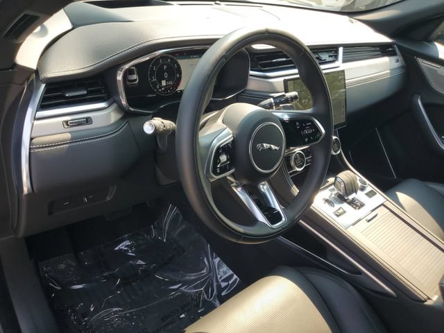Certified 2026 Jaguar F-PACE R-Dynamic S AWD/4WD image 21