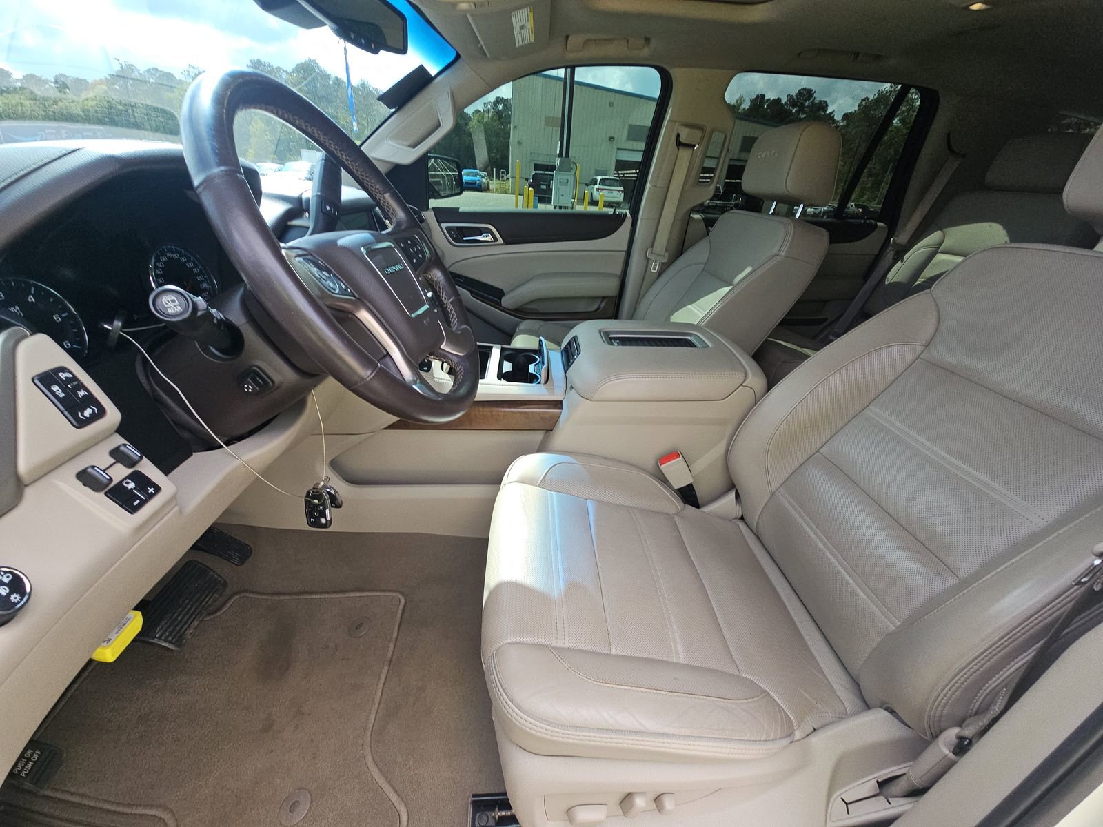 Used 2019 GMC Yukon Denali image 10