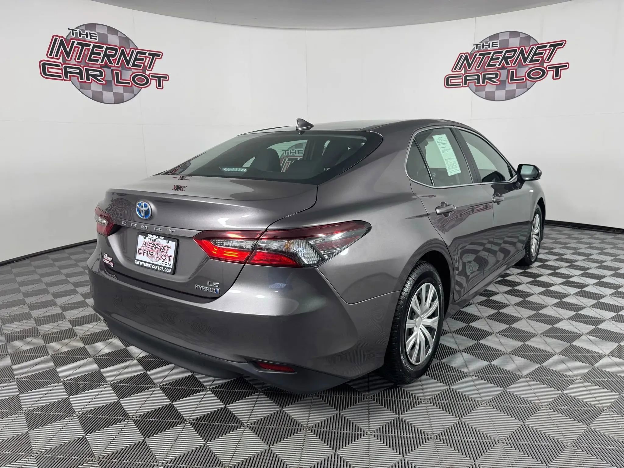 Used 2021 Toyota Camry LE image 7