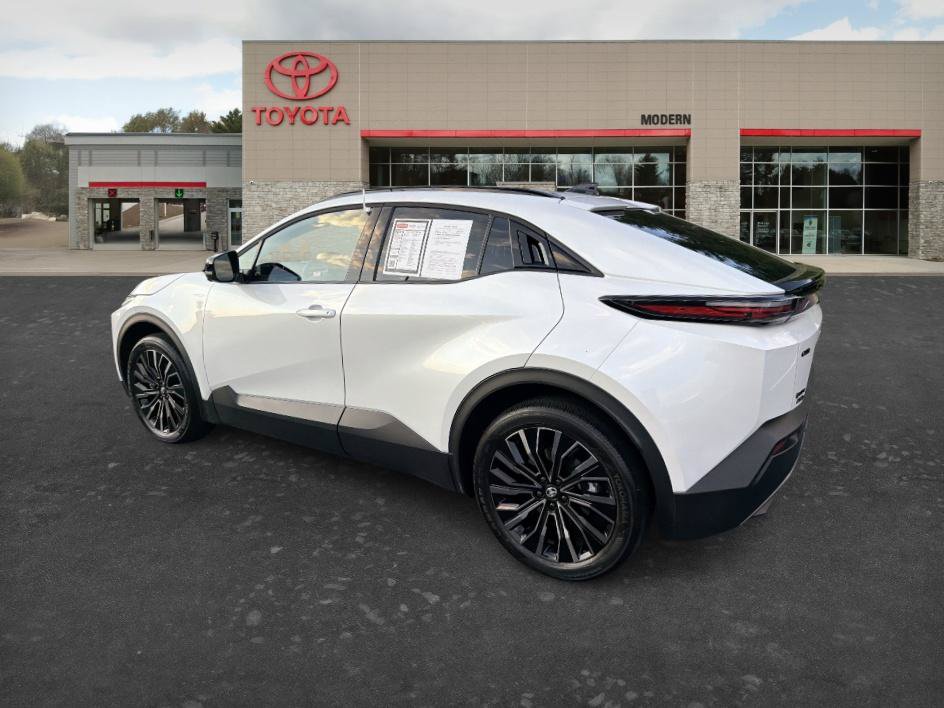 Used 2026 Toyota C-HR AWD/4WD image 6