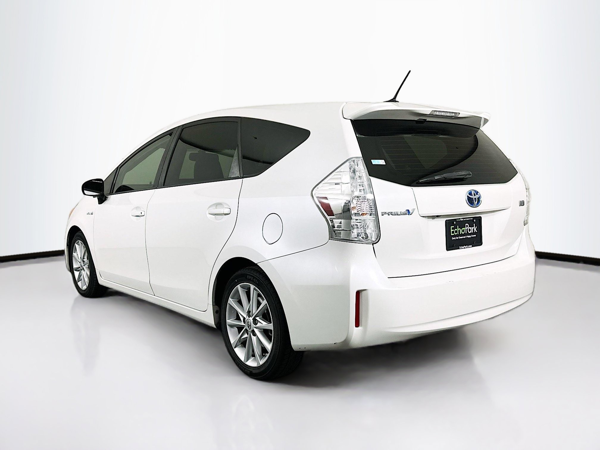 Used 2013 Toyota Prius V Five w/ Preferred Accessory Pkg FWD image 5