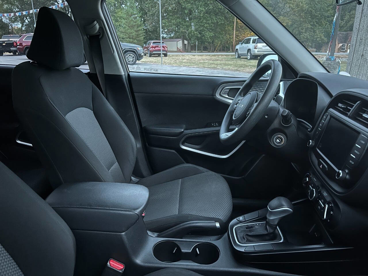 Used 2022 Kia Soul LX w/ Technology Package image 9