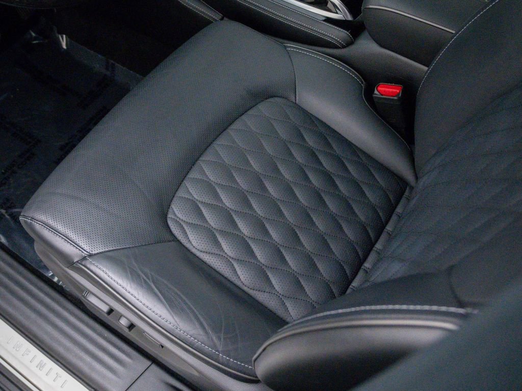 Used 2024 INFINITI QX80 Sensory image 15