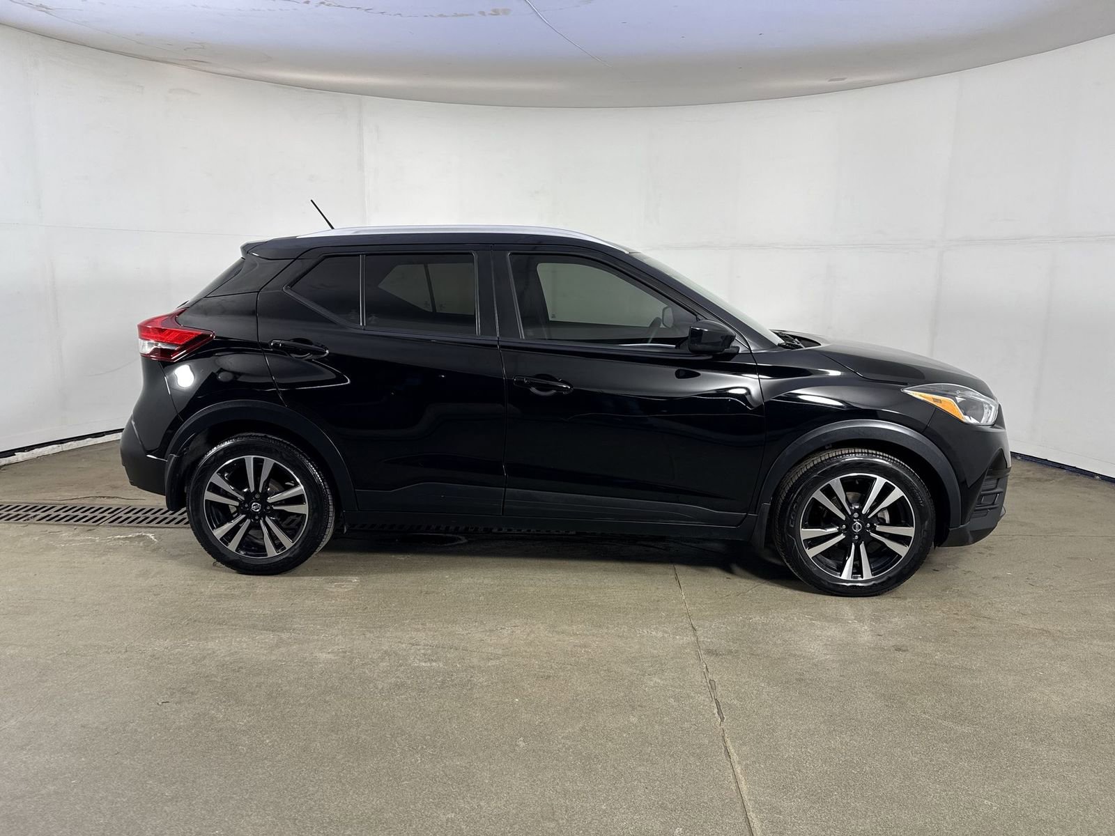 Certified 2020 Nissan Kicks SV image 37