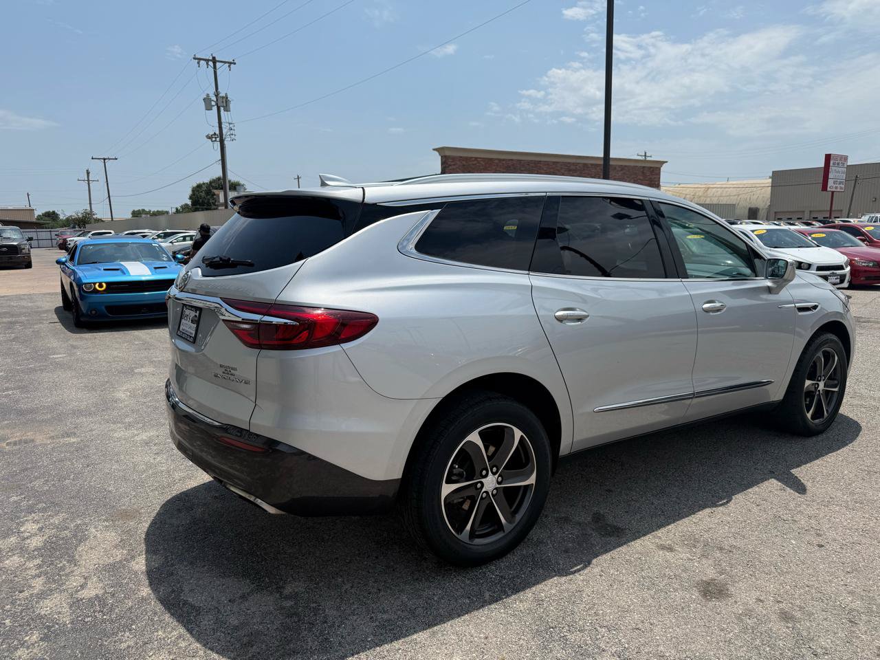 Used 2019 Buick Enclave Essence w/ LPO, Sport Appearance Package FWD image 5